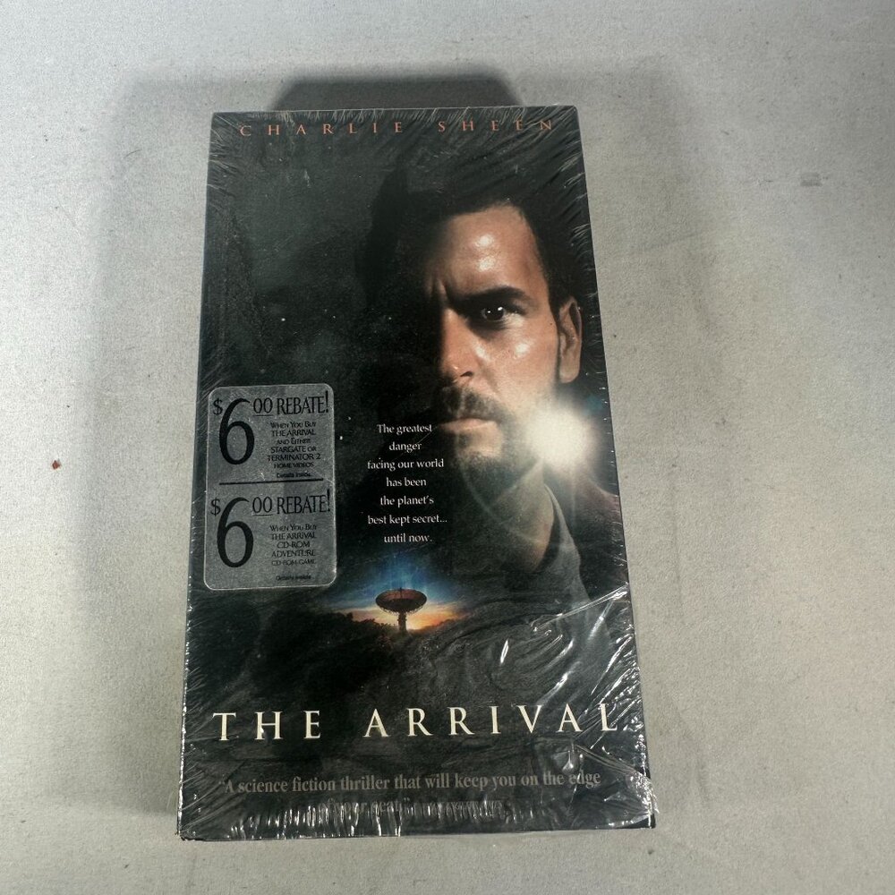 The Arrival VHS 1996 Charlie Sheen Sci-Fi Thriller